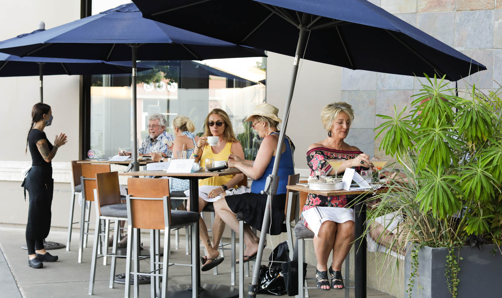 Willi's Seafood Restaurant Healdsburg Restaurant with Patio Seating