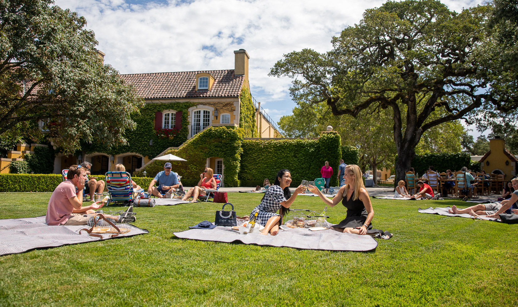 People picnicking at Jordan Winery in Healdsburg