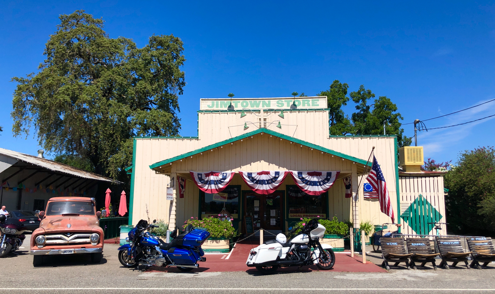 country store in healdsburg with old pick up truck